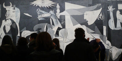 Crowds gather at Pablo Picasso’s Guernica (1937)