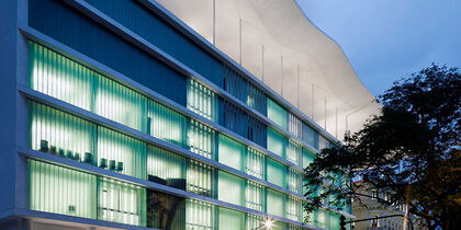 The undulated roof of Museu de Arte do Rio