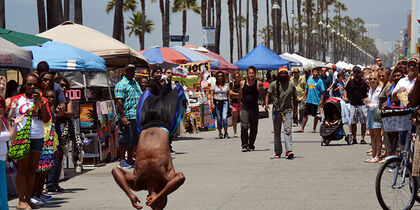 Artist on the Venice Beach boardwalk