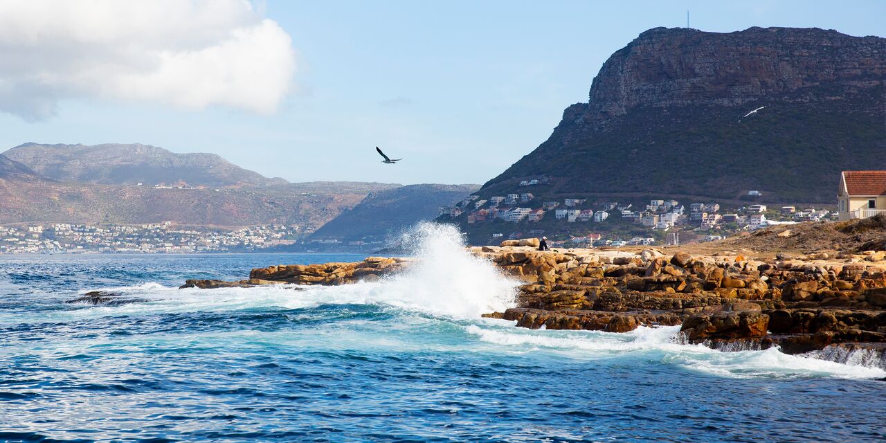 The rugged coastline at Kalk Bay