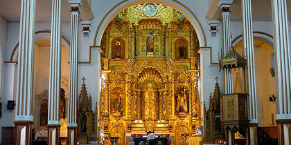 The golden altar of the Iglesia de San José