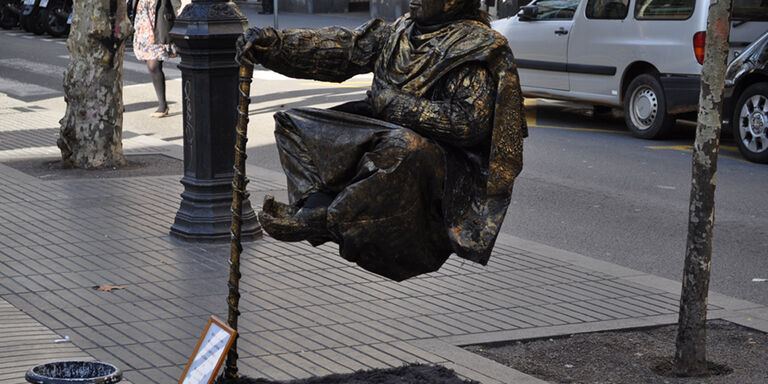 Street artist on Rambla de Sant Joseph