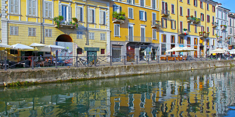 Shopping along the Naviglio Grande