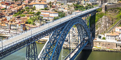 The 1886 bridge connects Porto and Gaia