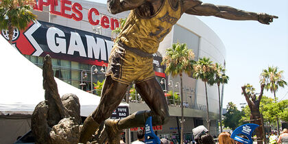 Bronze basketball hero in front of the Staples Center